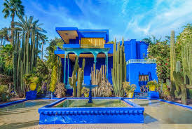 medium Tourist happy of OUARZAZATE marrakech